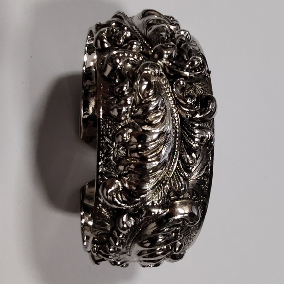 Vintage Silver tone Art Nouveau Wide Ornate Cuff Bracelet Rare Find - Picture 8 of 11